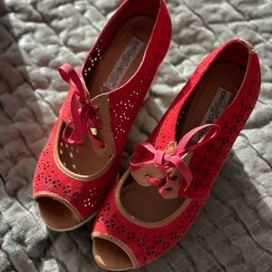 High platform espadrilles in bright red with laces